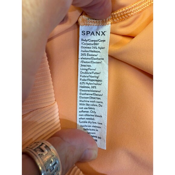 Spanx Contour Mock Neck Crop Top Size Small Peach Light Orange NEW - Picture 8 of 9